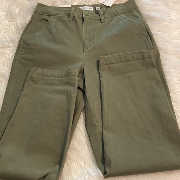 Gibson & Latimer Sage color Pants size 8 inseam 27” high rise relaxed chino - Picture 15 of 16